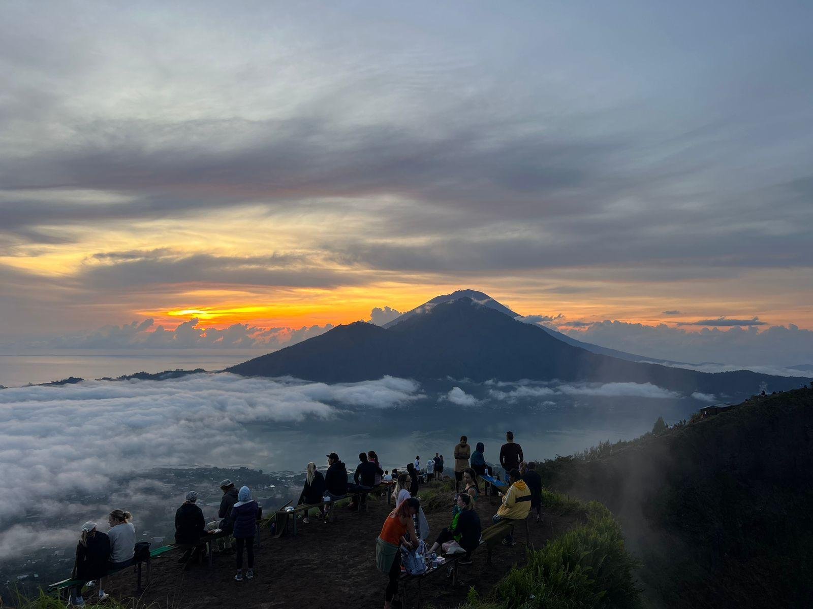 Mount Batur Sunrise Trekking, Hike & Breakfast on The Top