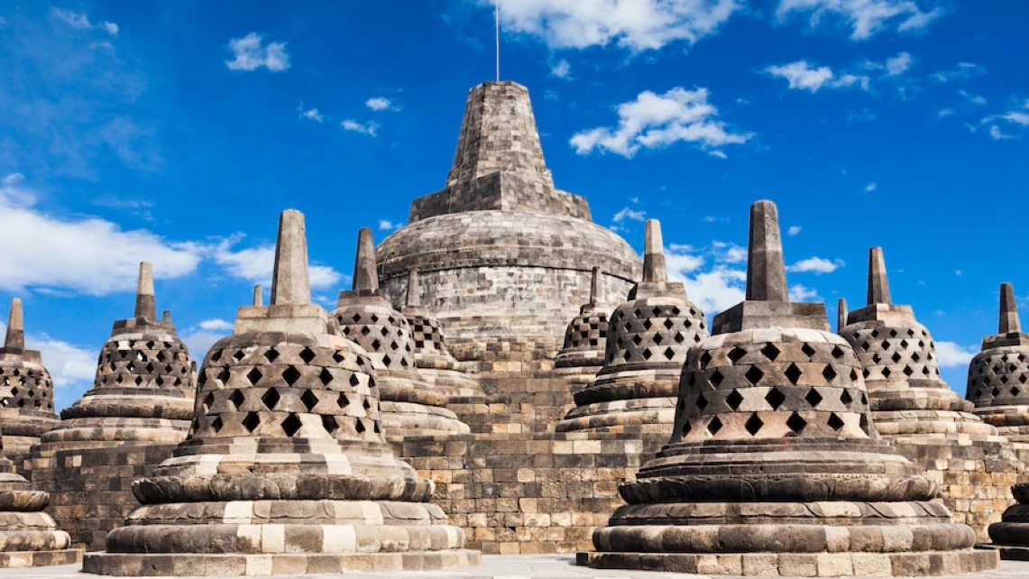 Jogja Day Tour : Borobudur and Prambanan