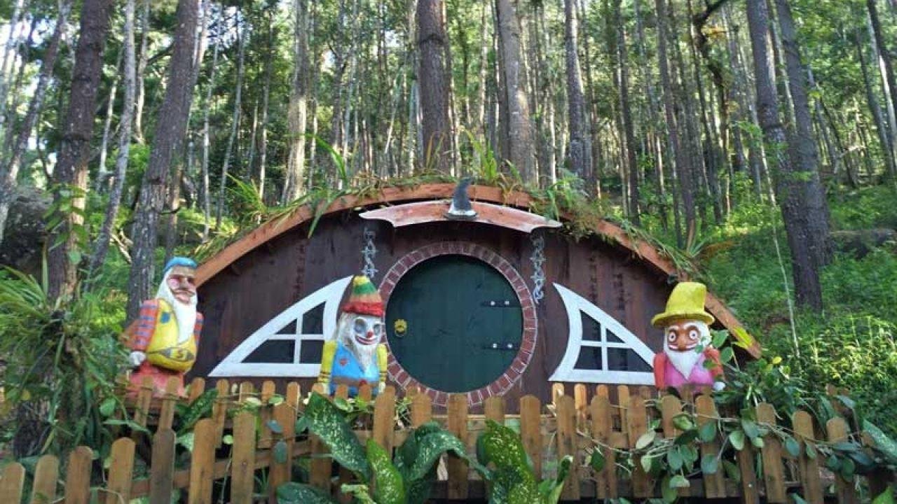 Jogja Day Tour : The Hobbit House – Obelix Hills