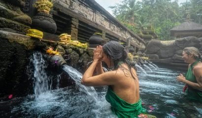 Bali Sacred Temple and Sunset Tour with Lunch