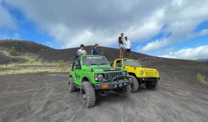 Black Lava n Black Sand Jeep Tour